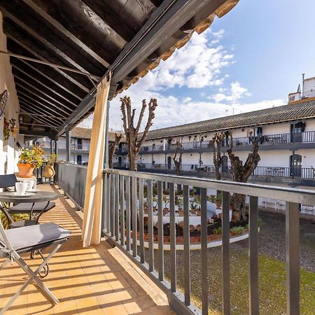 Corral Central Oasis Севилья Экстерьер фото
