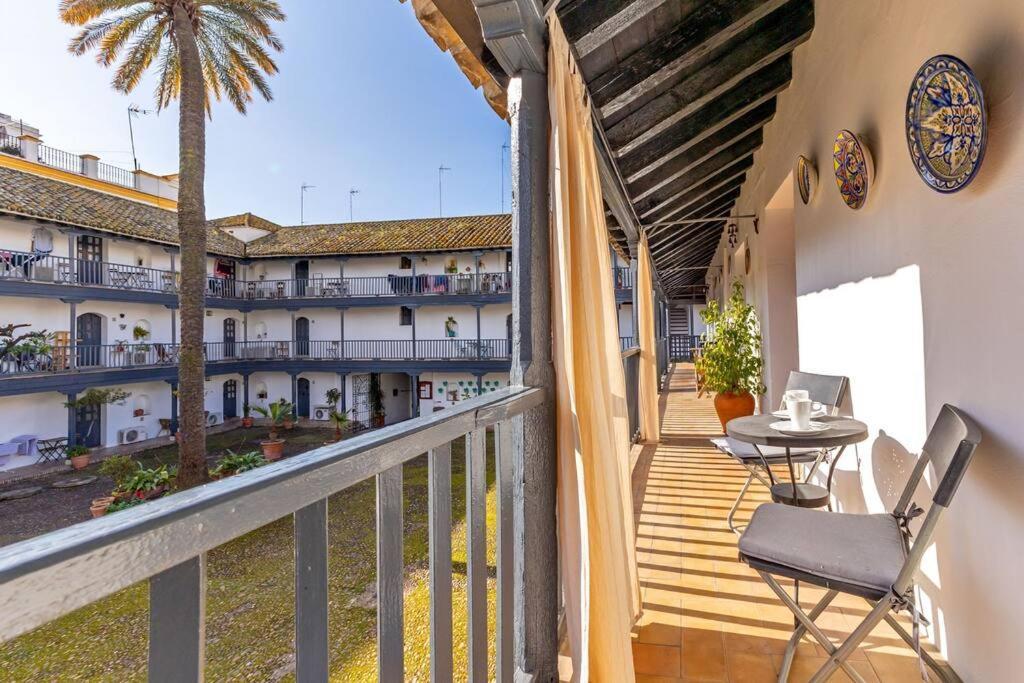 Corral Central Oasis Севилья Экстерьер фото