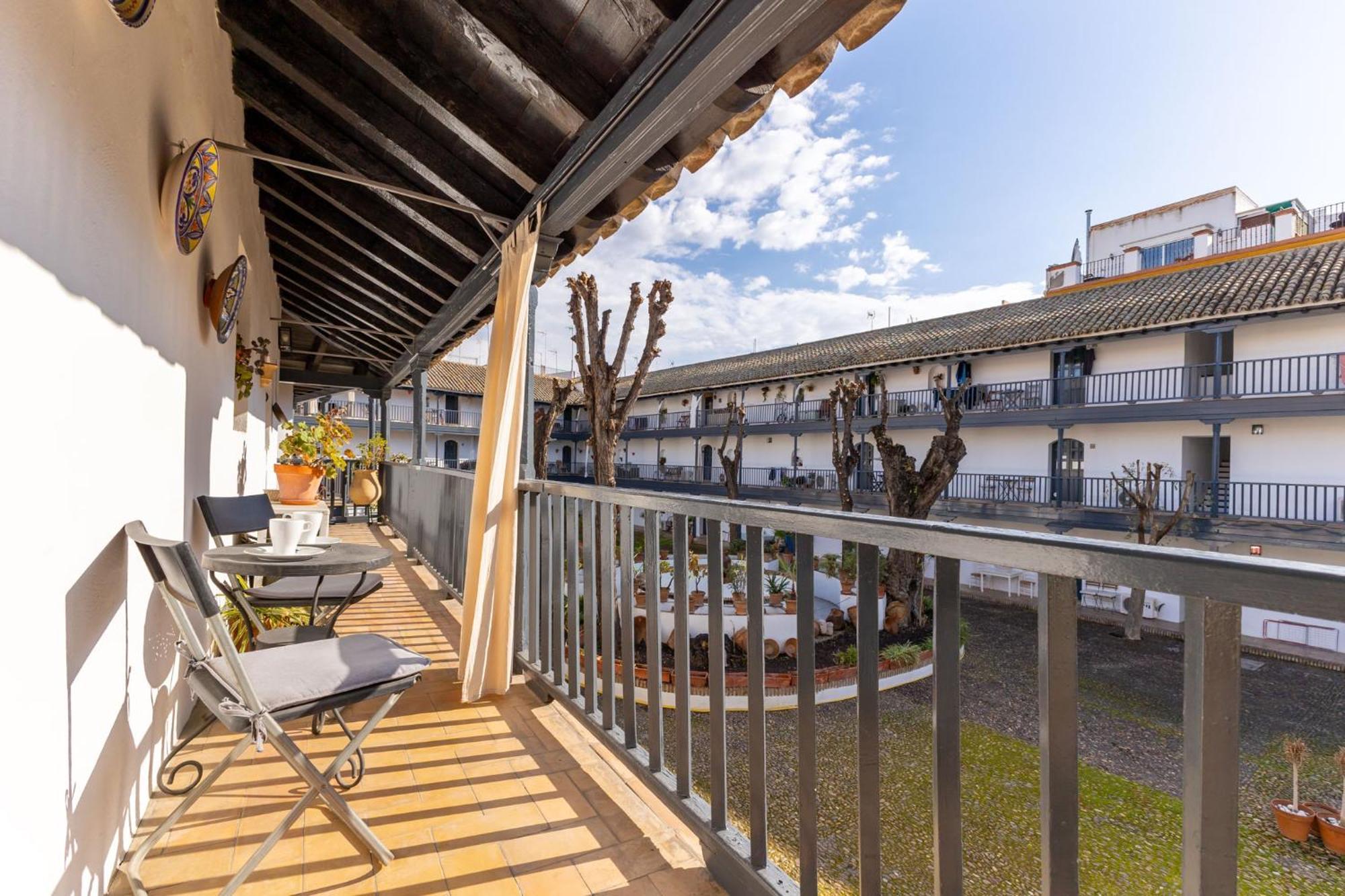 Corral Central Oasis Севилья Экстерьер фото